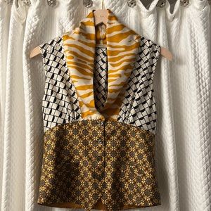 Printed Etro vest. It size 40. 100% silk